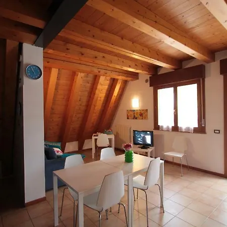 Apartament Convenient Penthouse For Venice. Private Free Parking!!! *