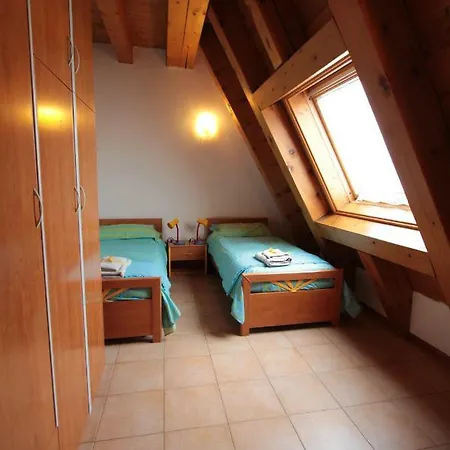Convenient Penthouse For Venice. Private Free Parking!!! *