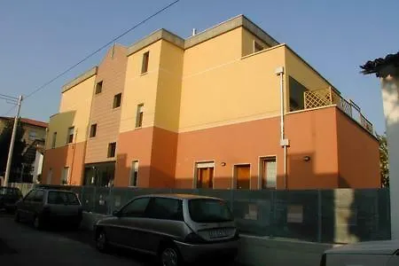 Apartament Convenient Penthouse For Venice. Private Free Parking!!! *